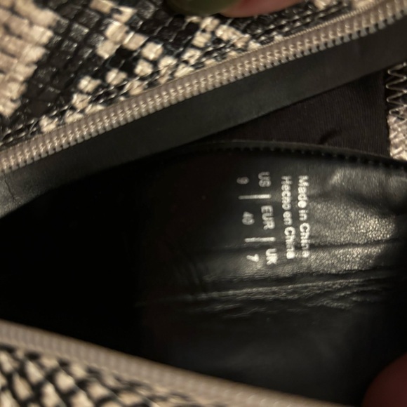 Also snake skin boot - Picture 2 of 5